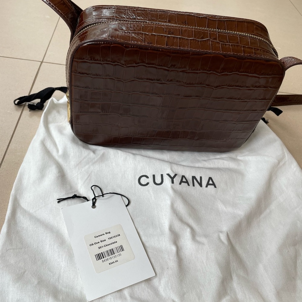 Cuyana Brown Croc-Embossed Leather Crossbody Bag - Picture 9 of 15